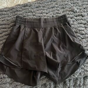Lululemon Hotty Hot High-Rise Short 4”